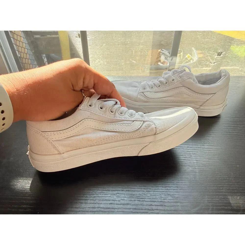 Vans Old Skool Triple White Low Top Sneakers Youth 2.5 Clean Classic Streetwear